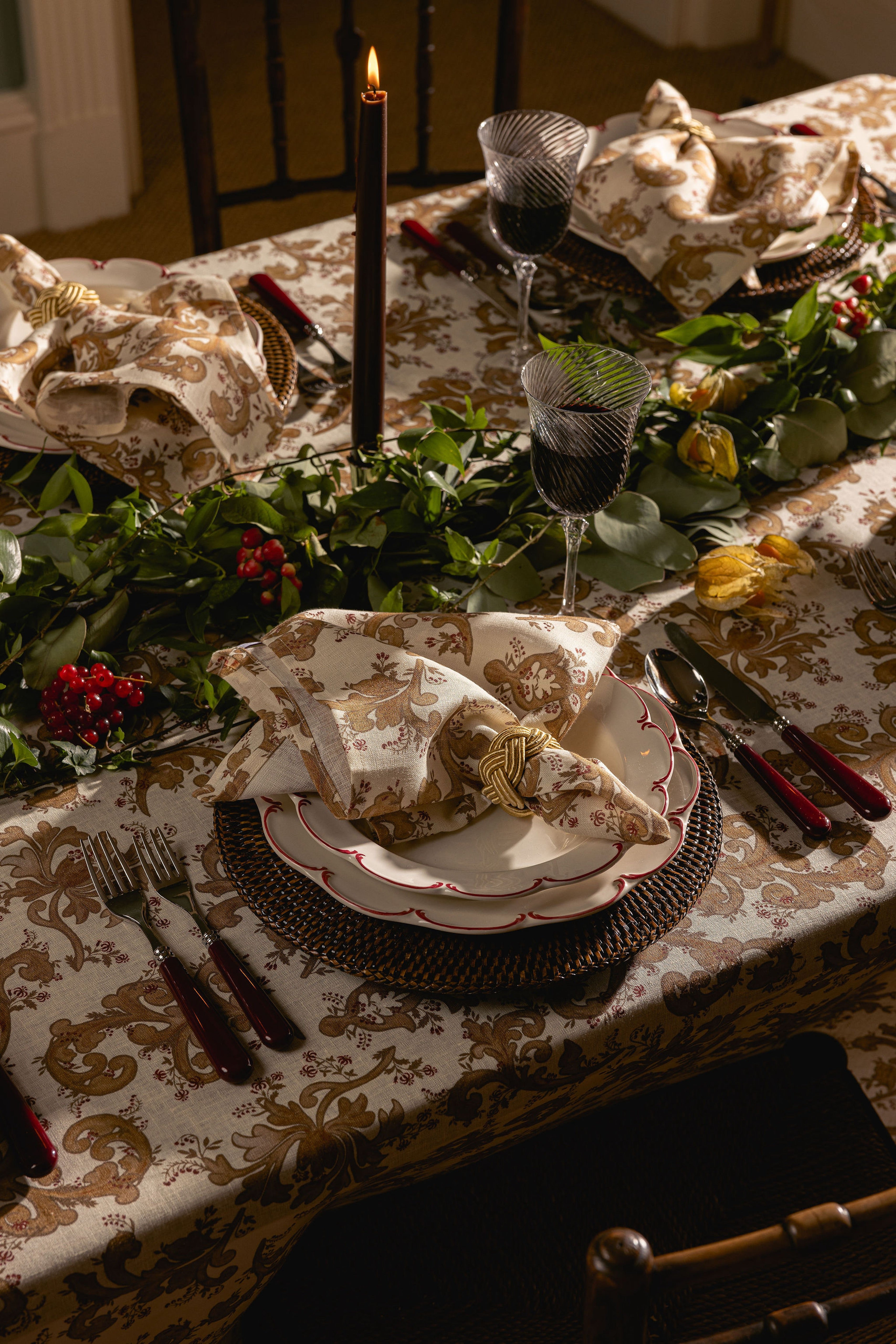 Classic Cutlery Collection, Burgundy