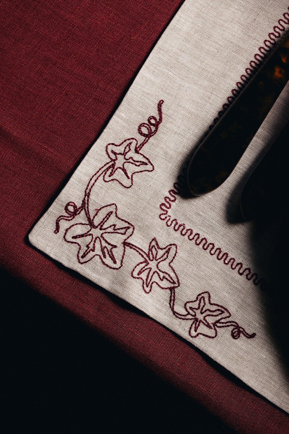 Pair of Ivy Linen Placemats, Burgundy
