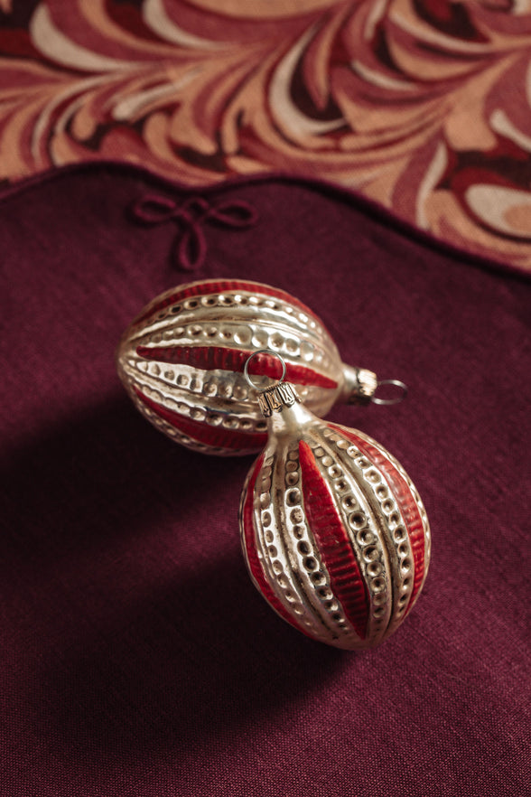 Petra Bauble, Pomegranate Red