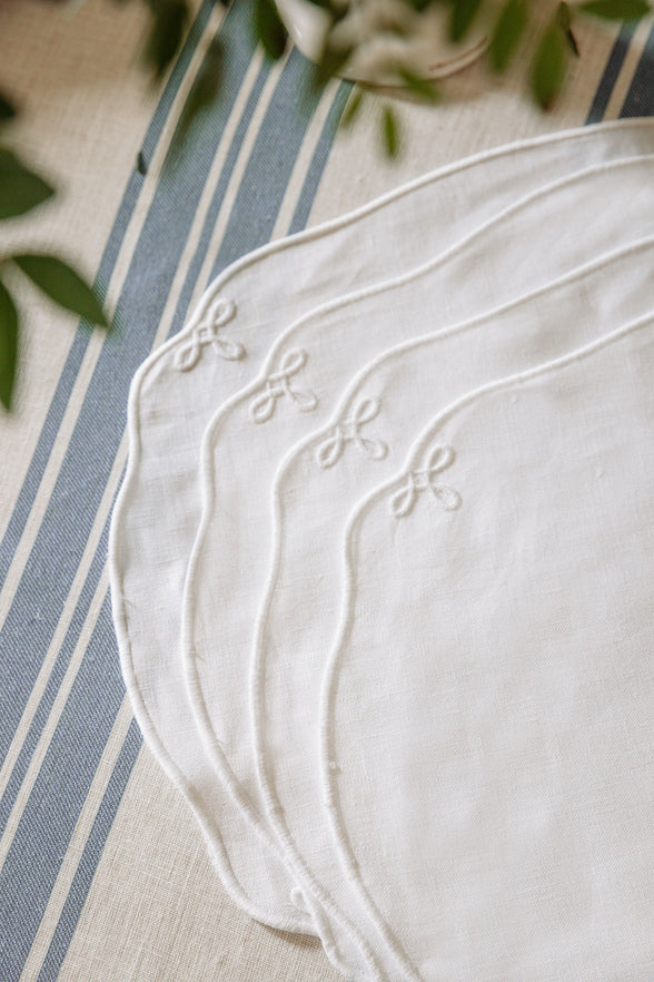 Set of 4 Nancy Linen Placemats, White, with Colette Tablecloth