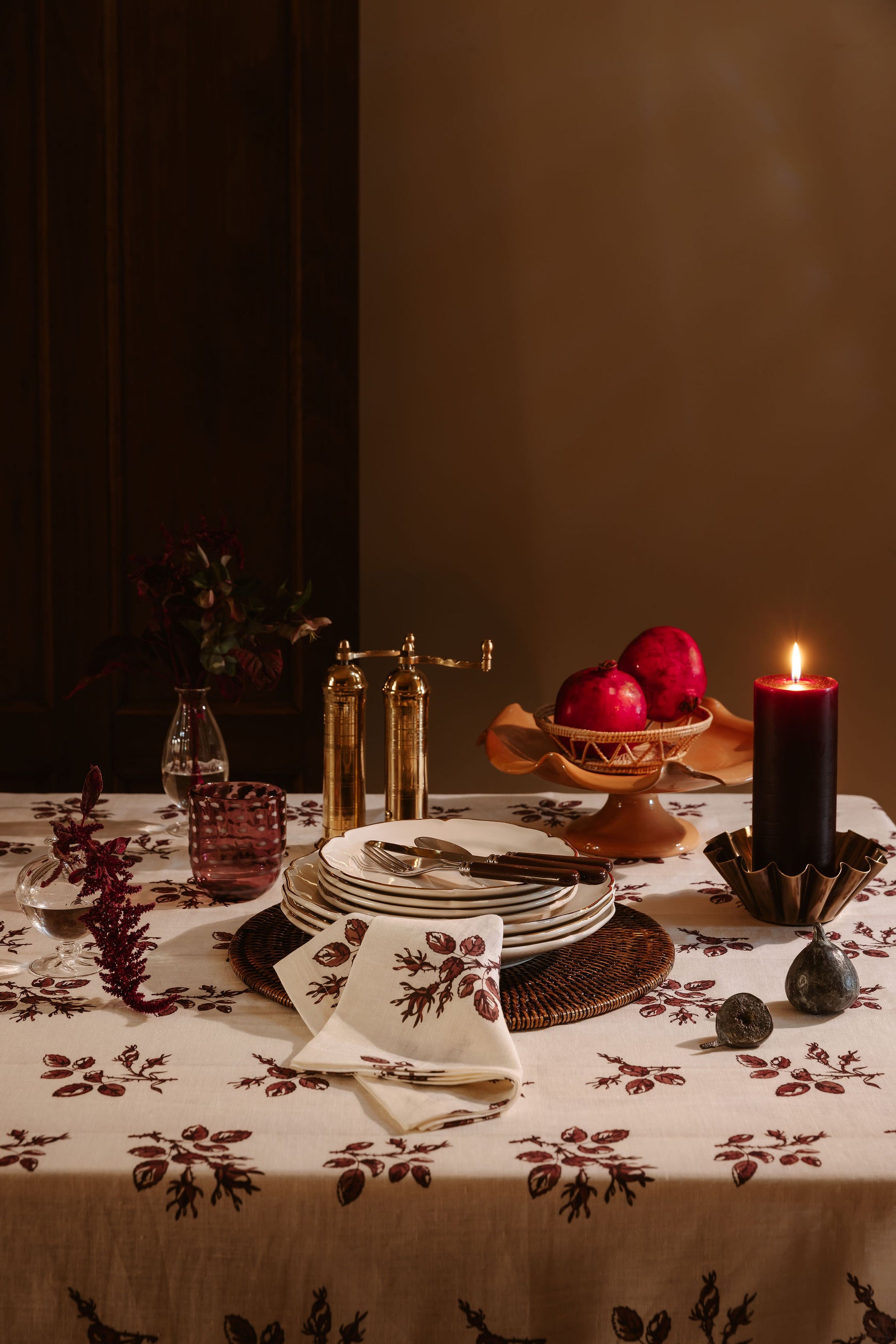 Rosehip Linen Tablecloth