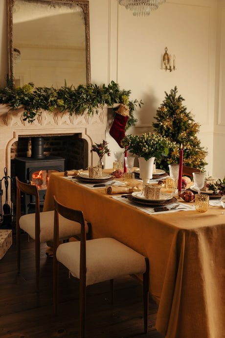 Classic Linen Table Linens, Straw, Christmas Table Lifestyle