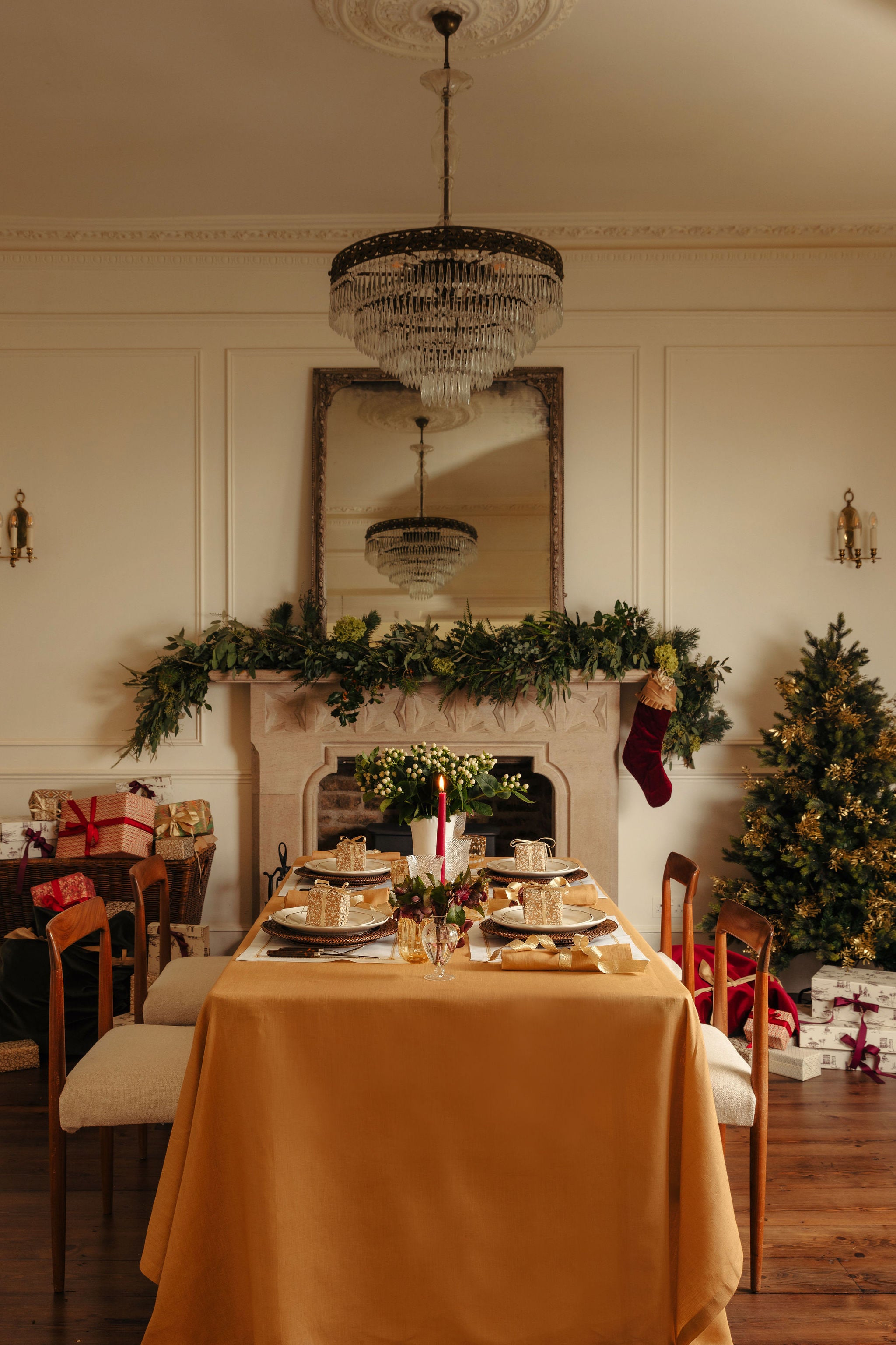 Classic Linen Table Linens, Straw