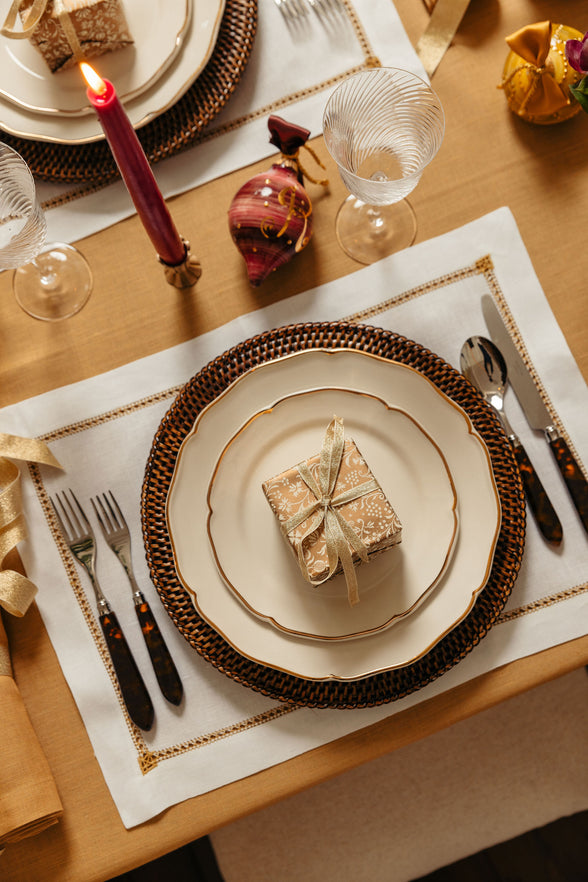 Classic Linen Table Linens, Straw, with Georgiana Placemat