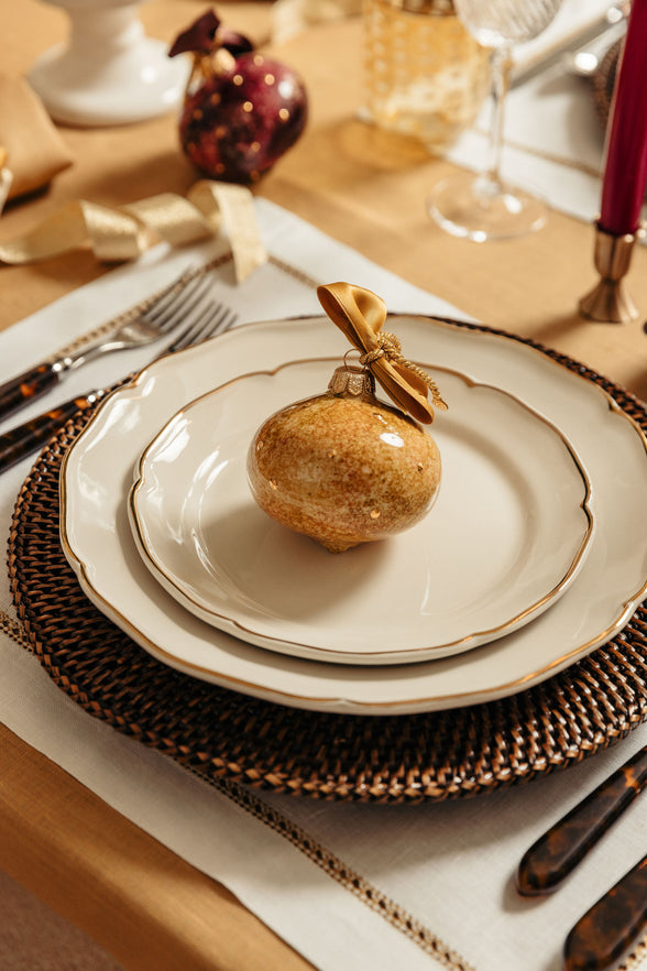 Madeleine Dessert Plate, Gold Filet