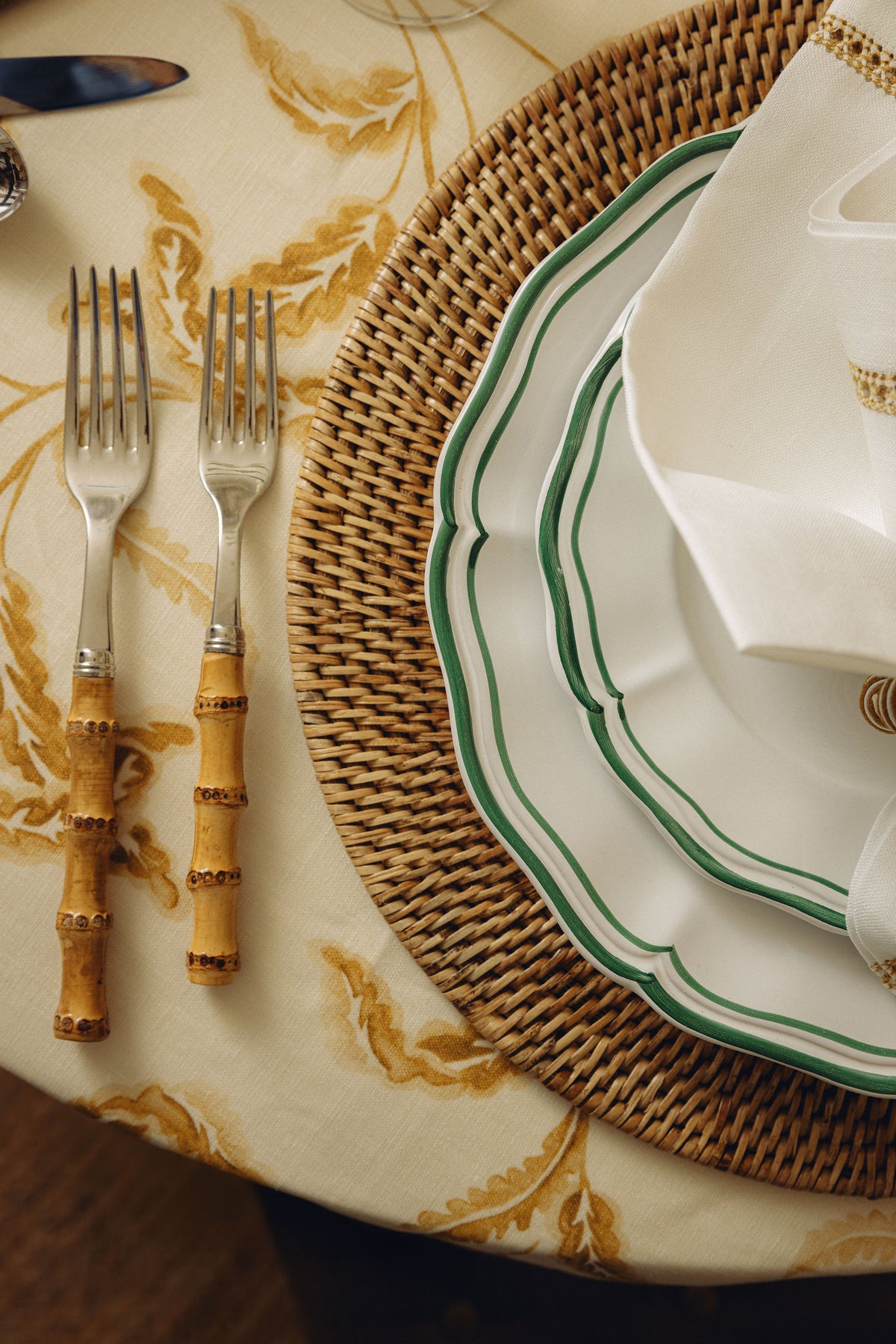 Zita Scalloped Crockery, Juniper Green