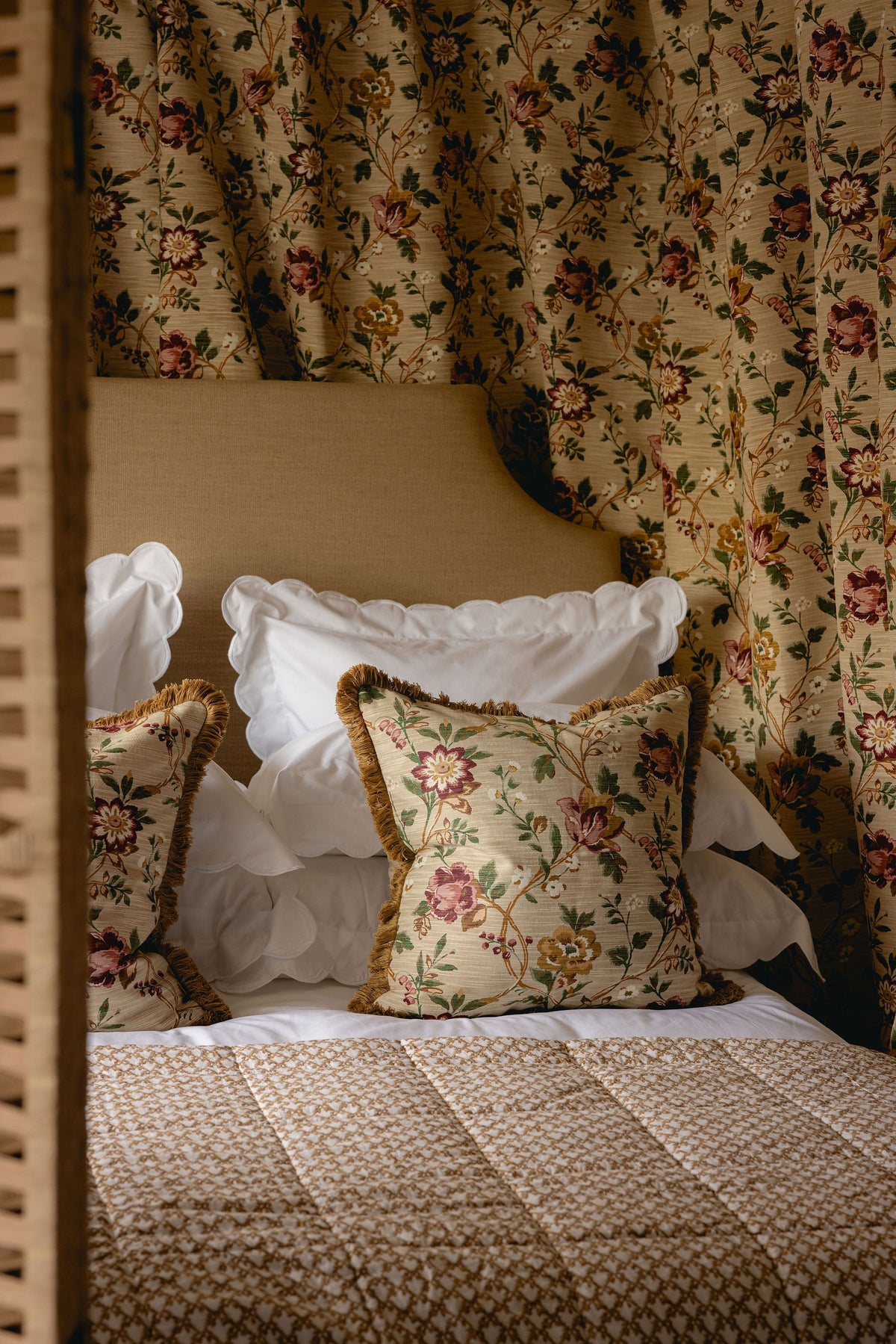Annabelle Scalloped Bed Linen, White