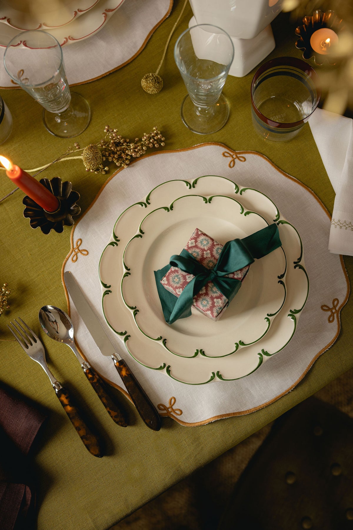 Classic Linen Table Linens, Chartreuse