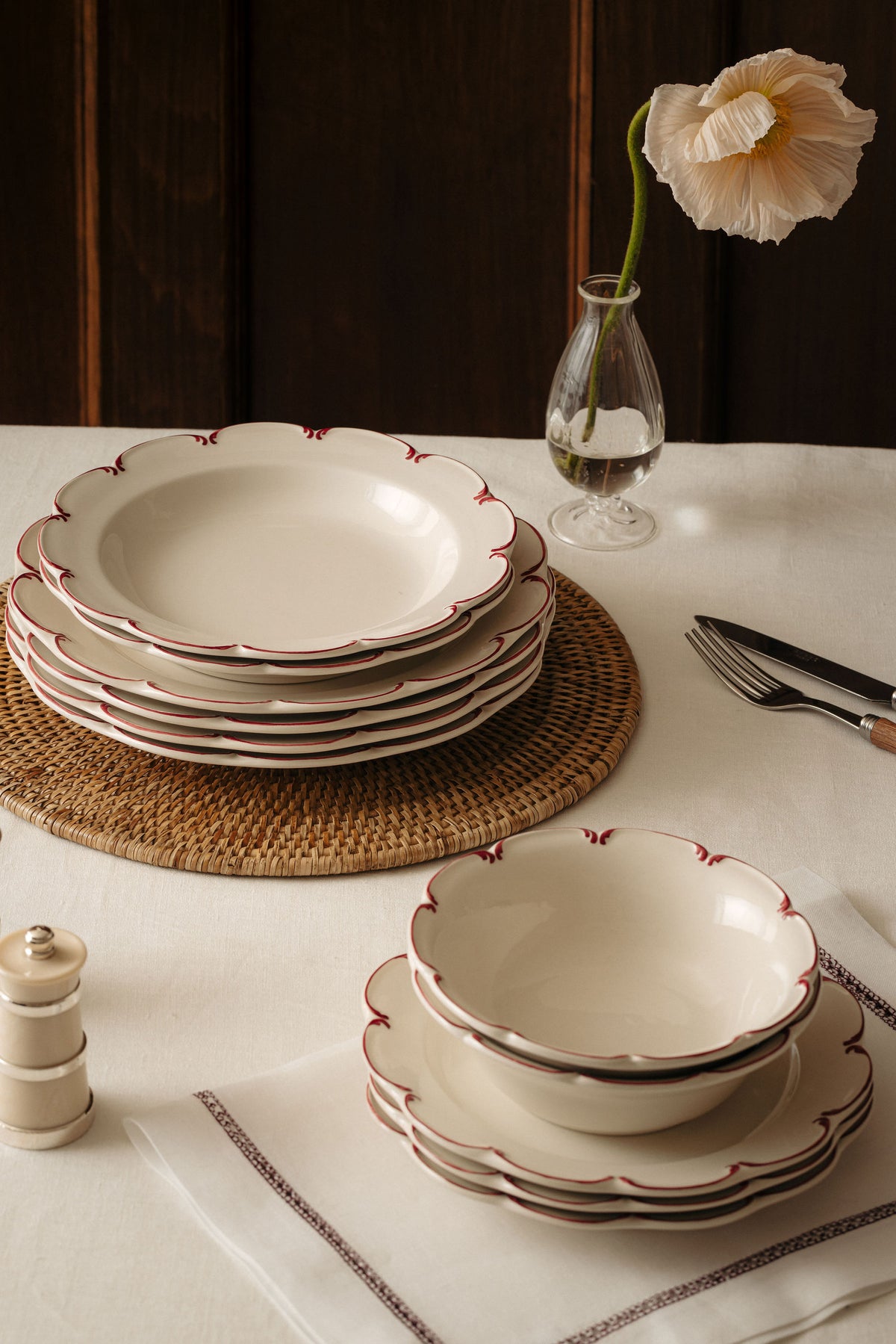 Set of 4 Olivia Scalloped Cereal Bowls, Raspberry Filet