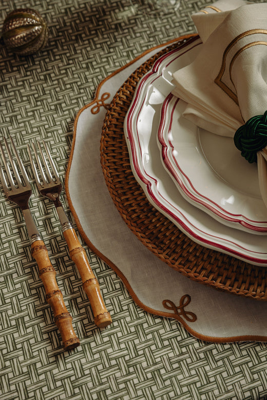 Set of 4 Martha Linen Placemats, White/Antique Gold, Table Lifestyle, Detail