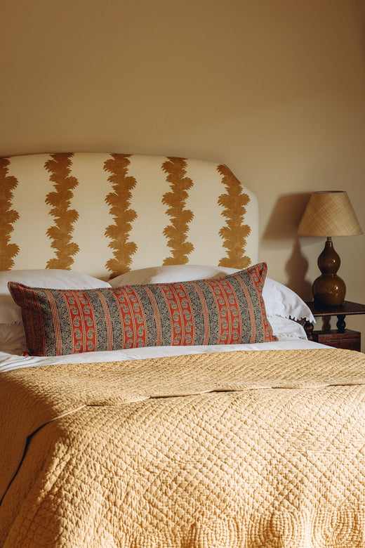 Nina Scalloped Quilted Cotton Bedspread, Raffia, Bedroom Lifestyle