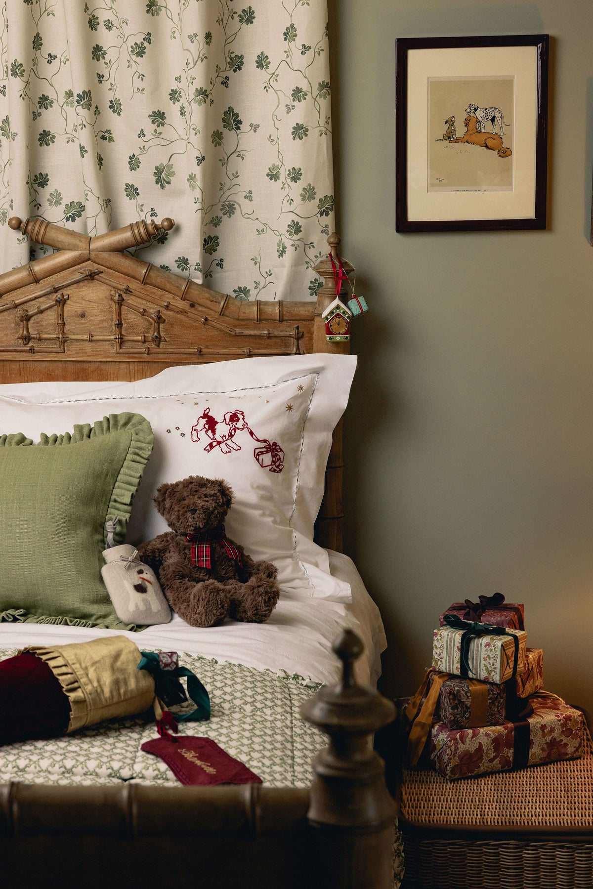 Christmas Puppy Standard Pillowcase