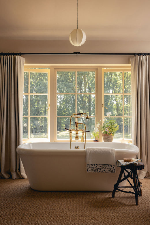 Oneta Bath Sheet, Bathroom Lifestyle