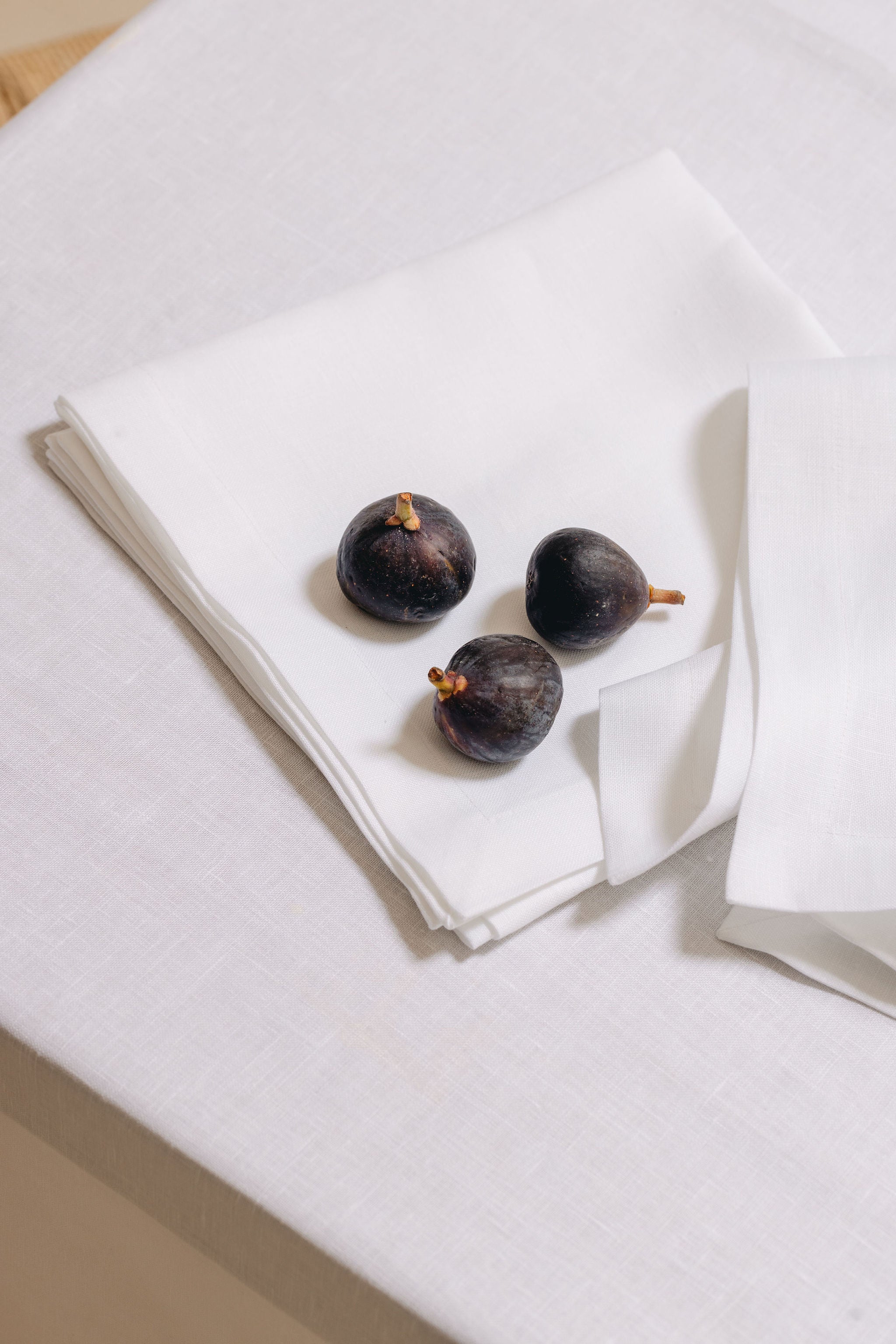 Classic Mitred Table Linens, White