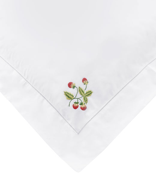 Wild Strawberry Standard Pillowcase, Detail