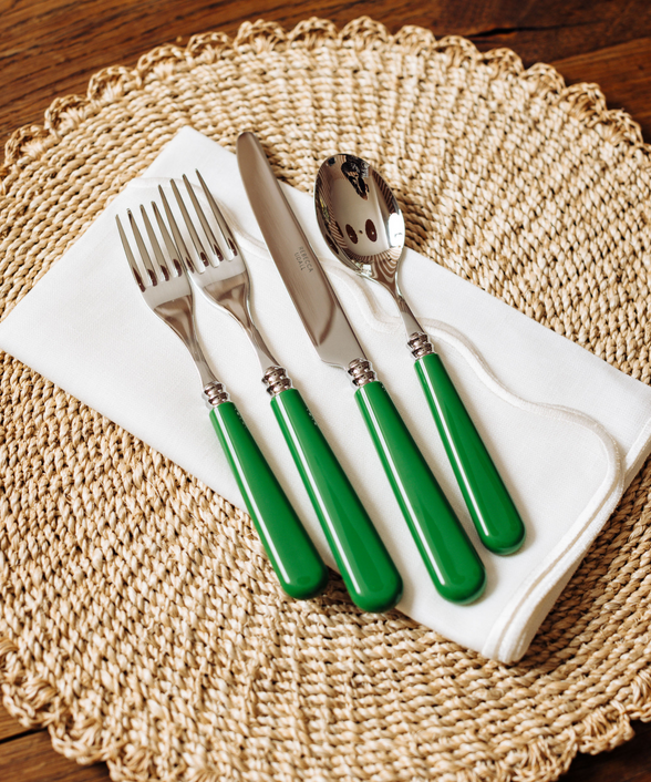 Scalloped Abaca Placemat, Natural, with Fern Green Cutlery