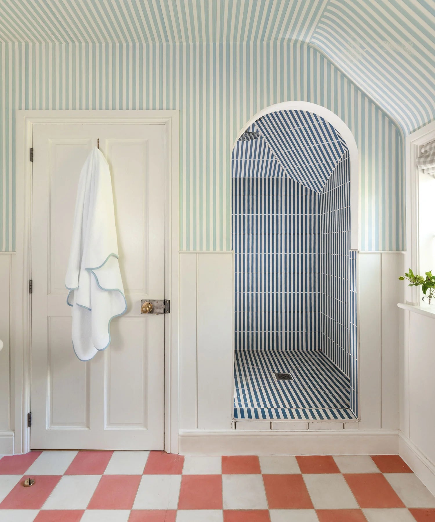 Amelia Scalloped Bath Towel, Powder Blue