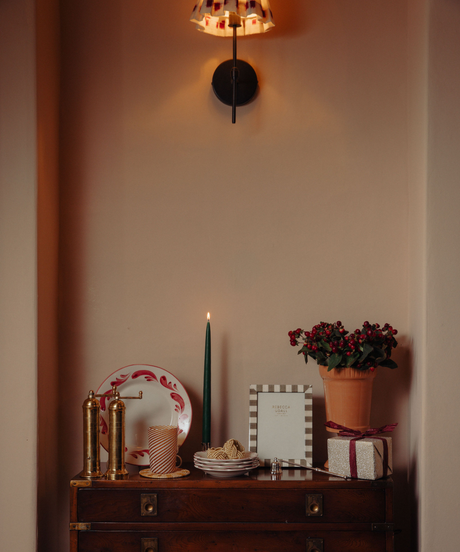 Celia Crockery, Raspberry
