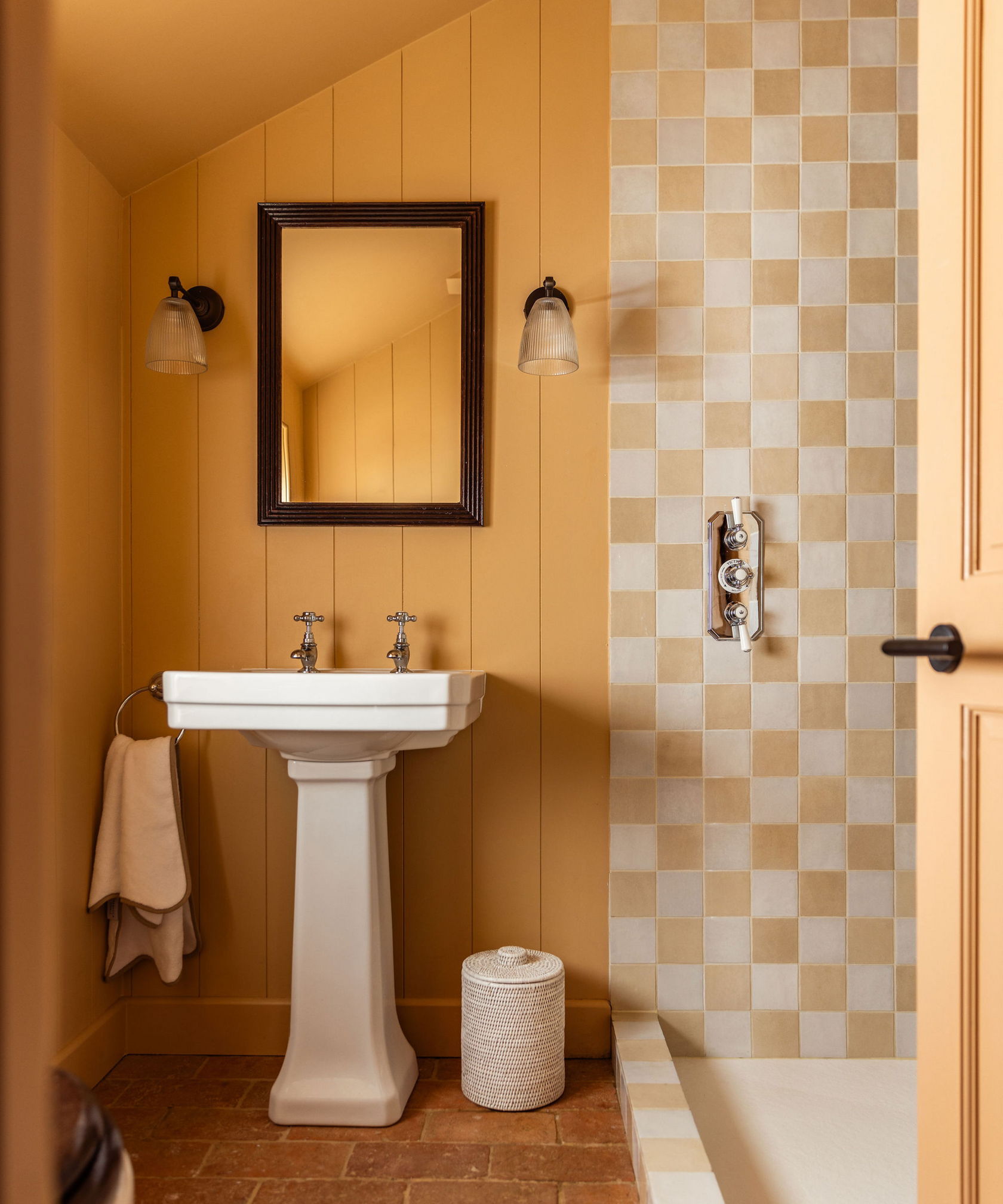 Rattan Bathroom Bin, Rustic White