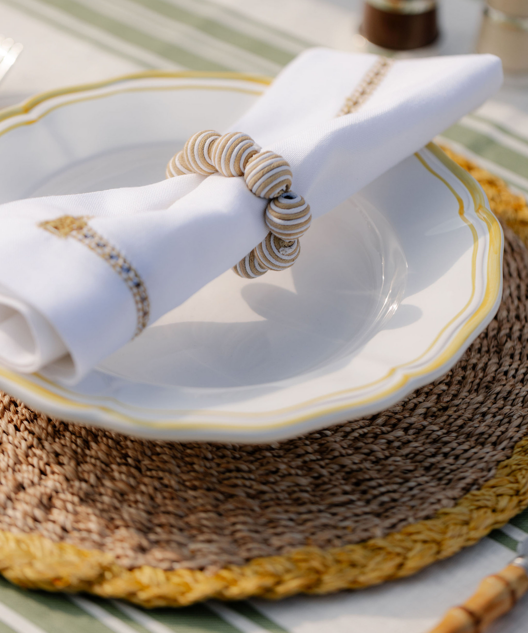 Set of 4 Zita Scalloped Pasta Bowls, Citrus Yellow, with Georgiana Napkin
