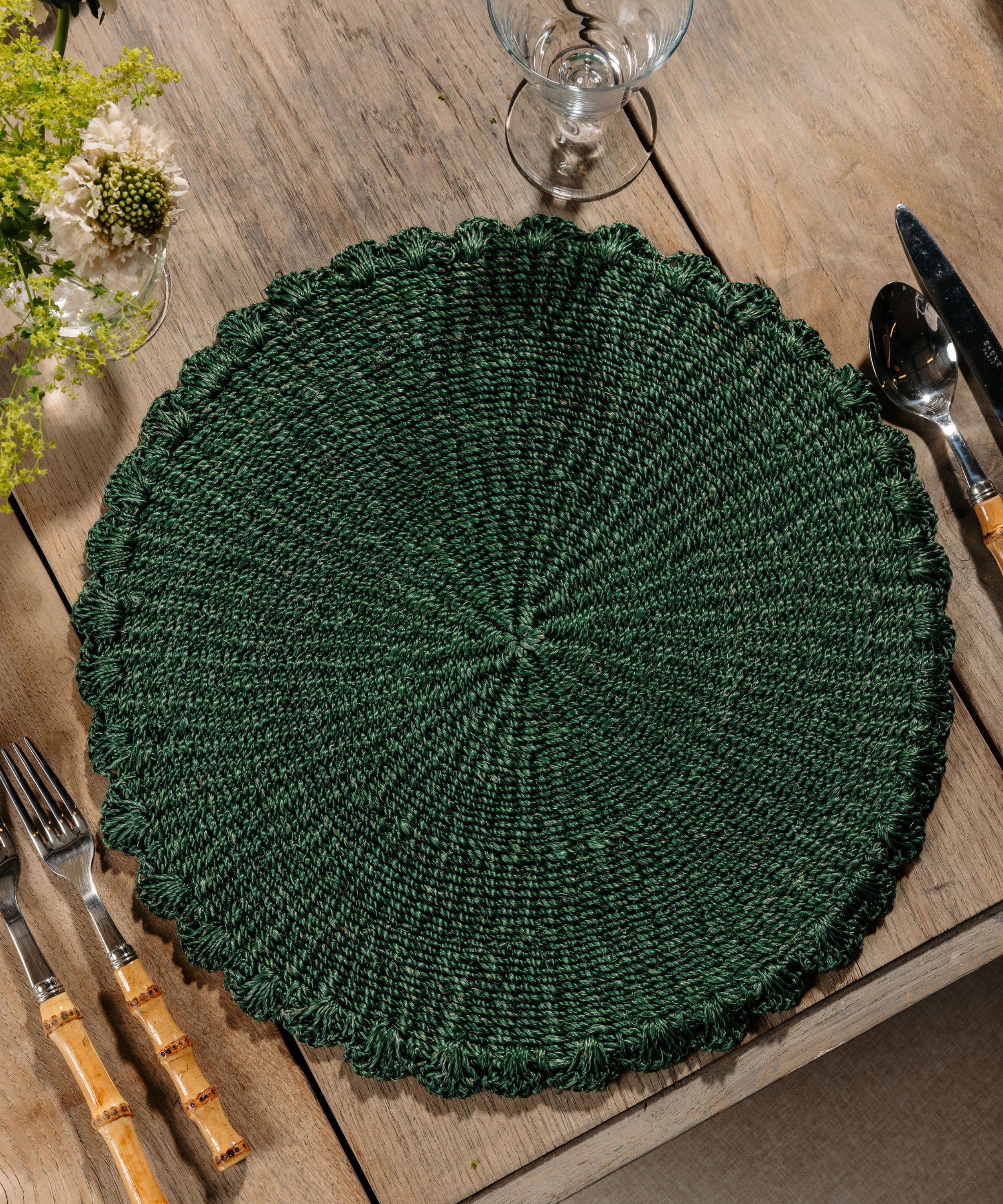 Scalloped Abaca Placemat, Juniper