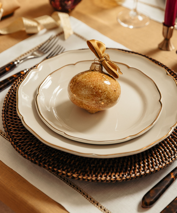 Natalia Bauble, Gold/Amber, with Crockery