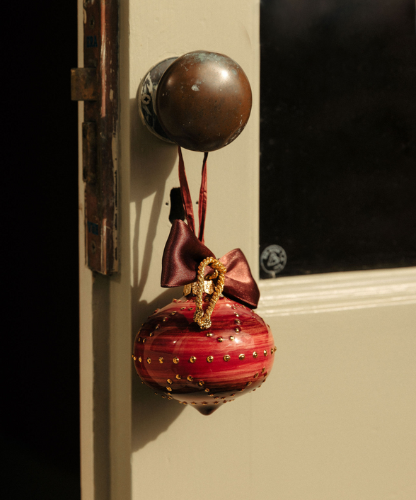 Chiara Bauble, Gold/Burgundy