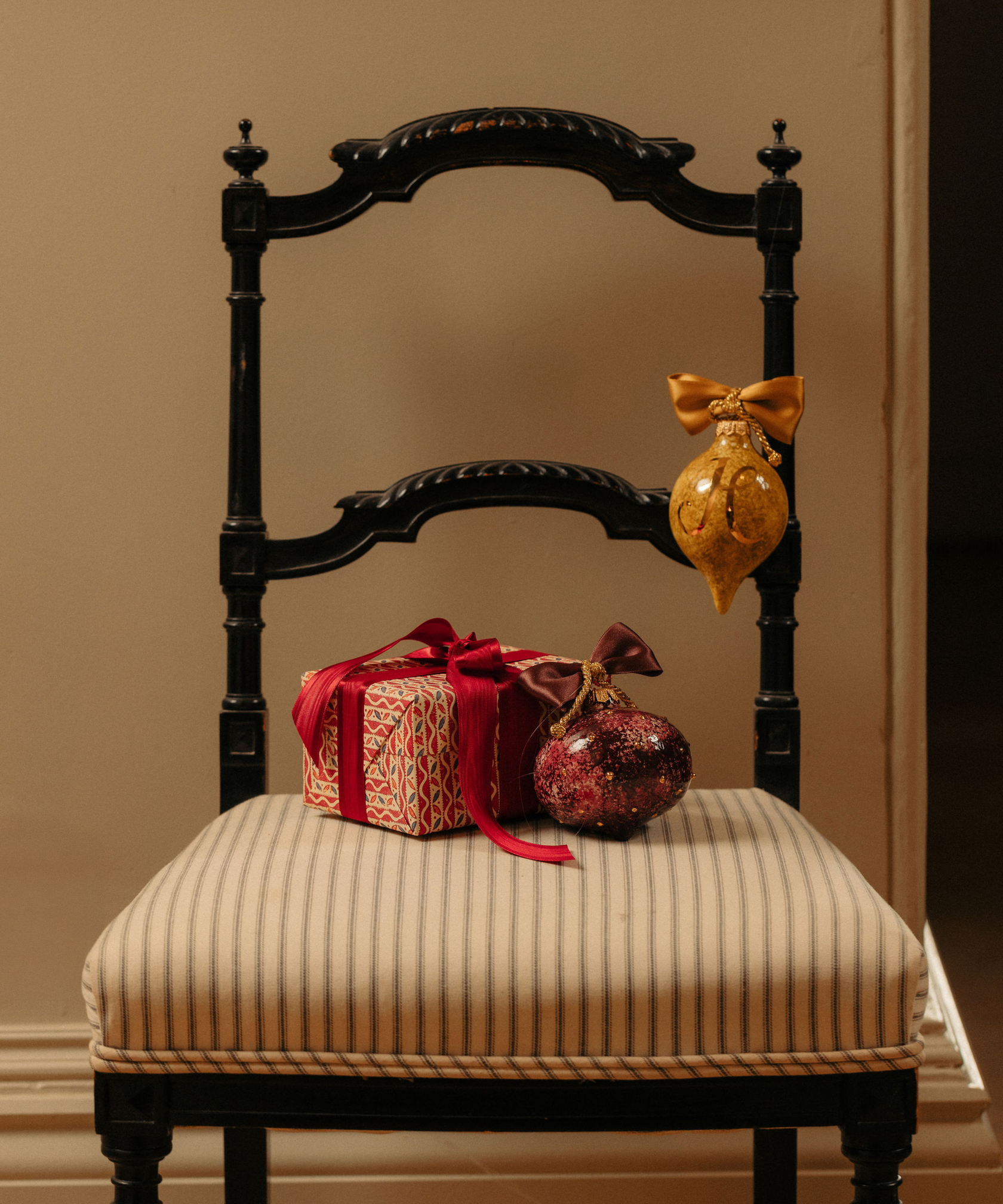 Natalia Initial Bauble, Gold/Amber, with Present