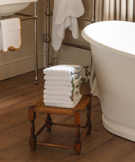 Pair of Amelia Scalloped Guest Towels, White