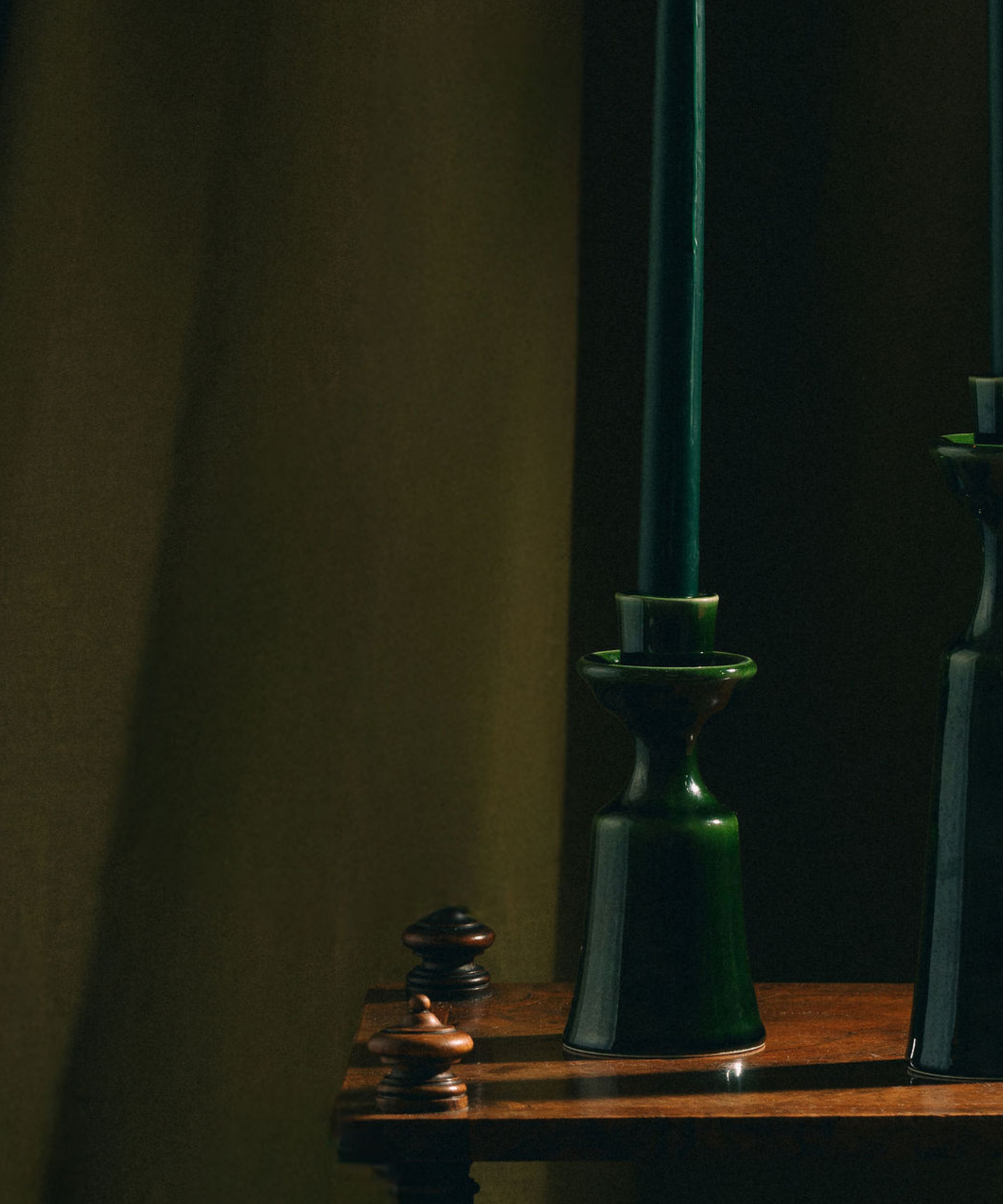 Alma Short Candlestick, Green, Lifestyle