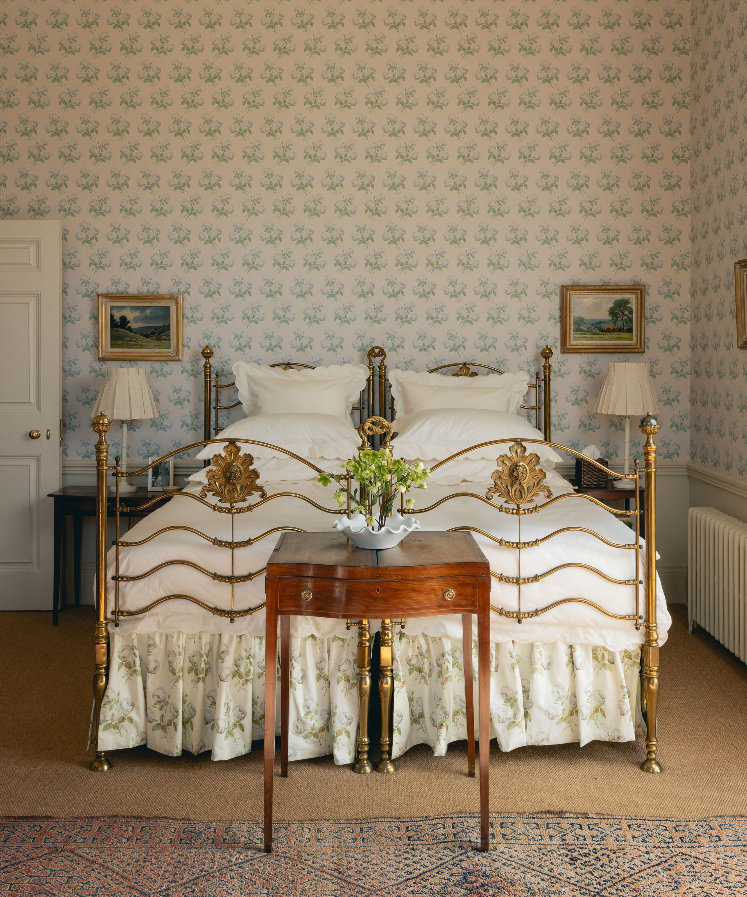 Annabelle Scalloped Bed Linen, Ivory, Lifestyle