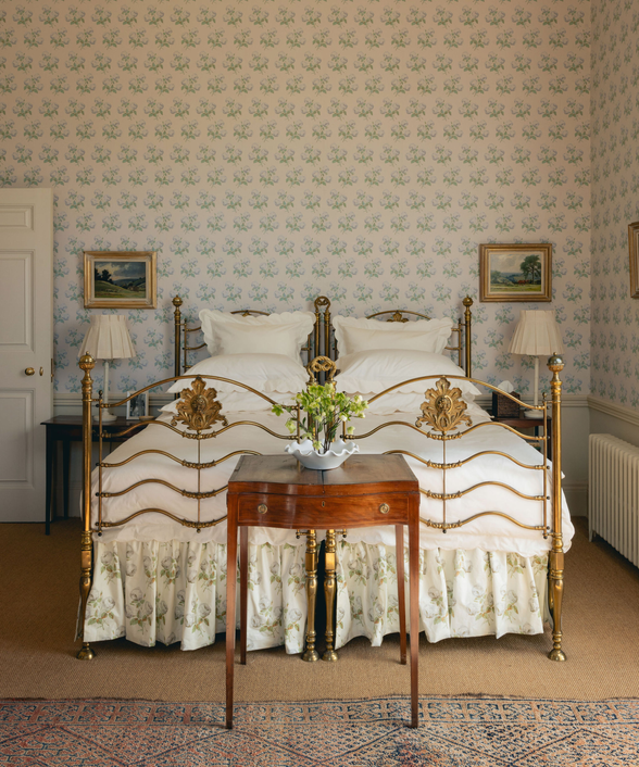 Annabelle Scalloped Bed Linen, Ivory, Lifestyle