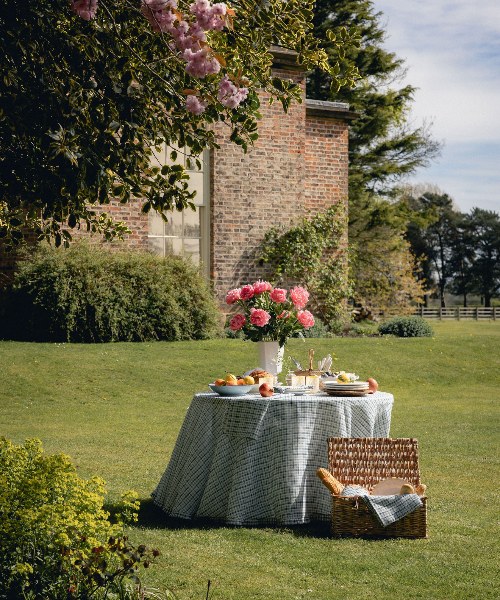 Remy Round Pleated Linen Tablecloth, French Navy