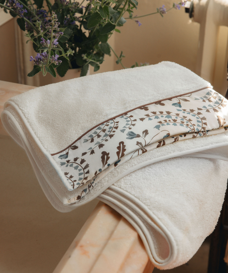 Oneta Bath Towel, Pattern Detail