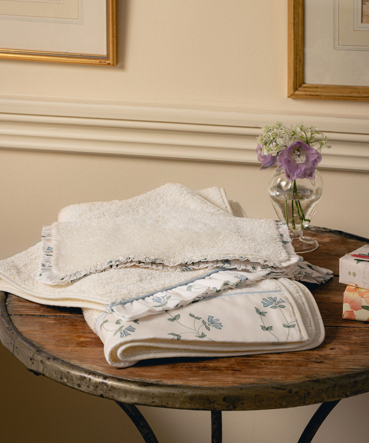 Rovito Hand Towel, Natural White with Face and Guest Towel