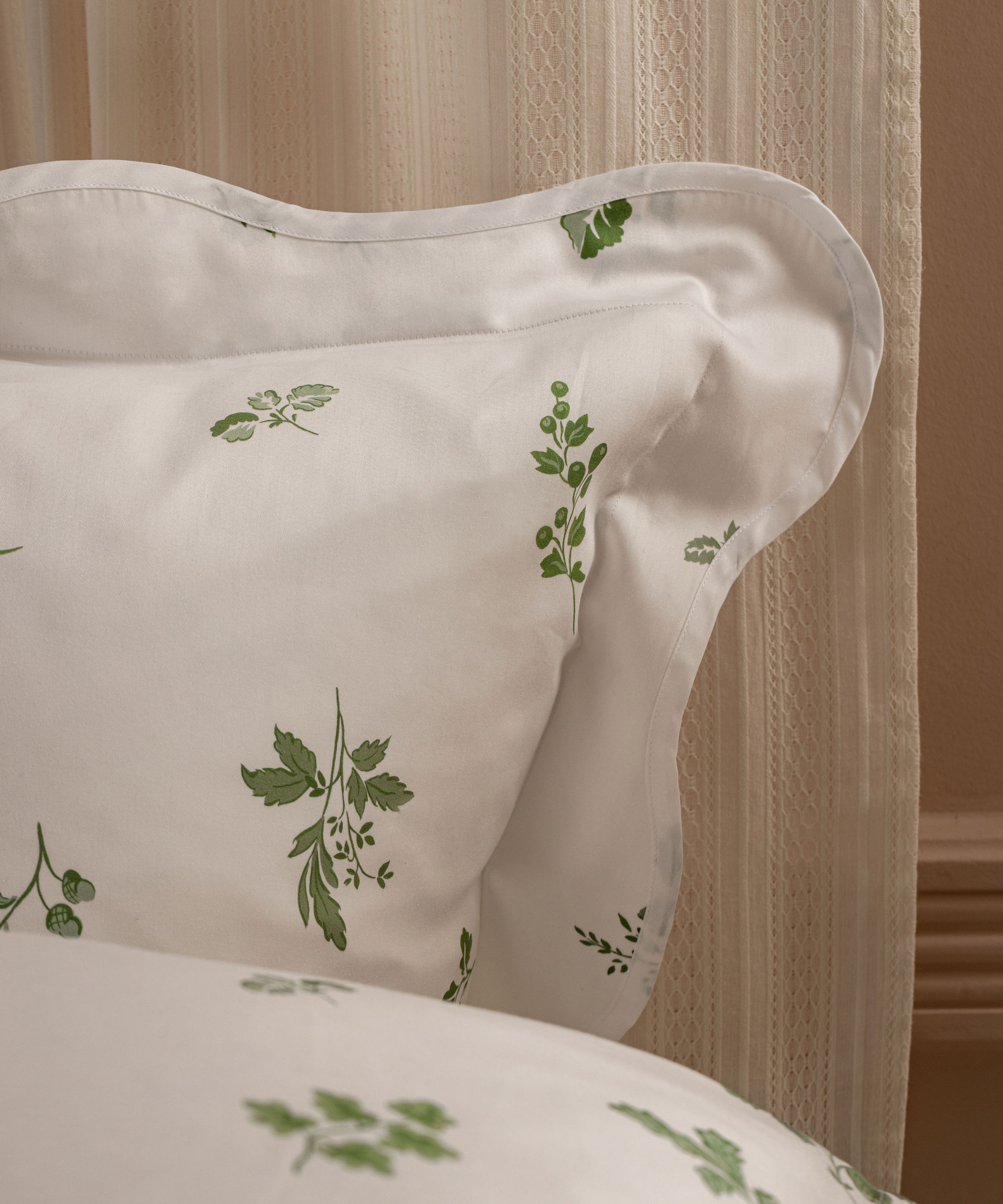 Pair of Polino Scalloped Pillowcases