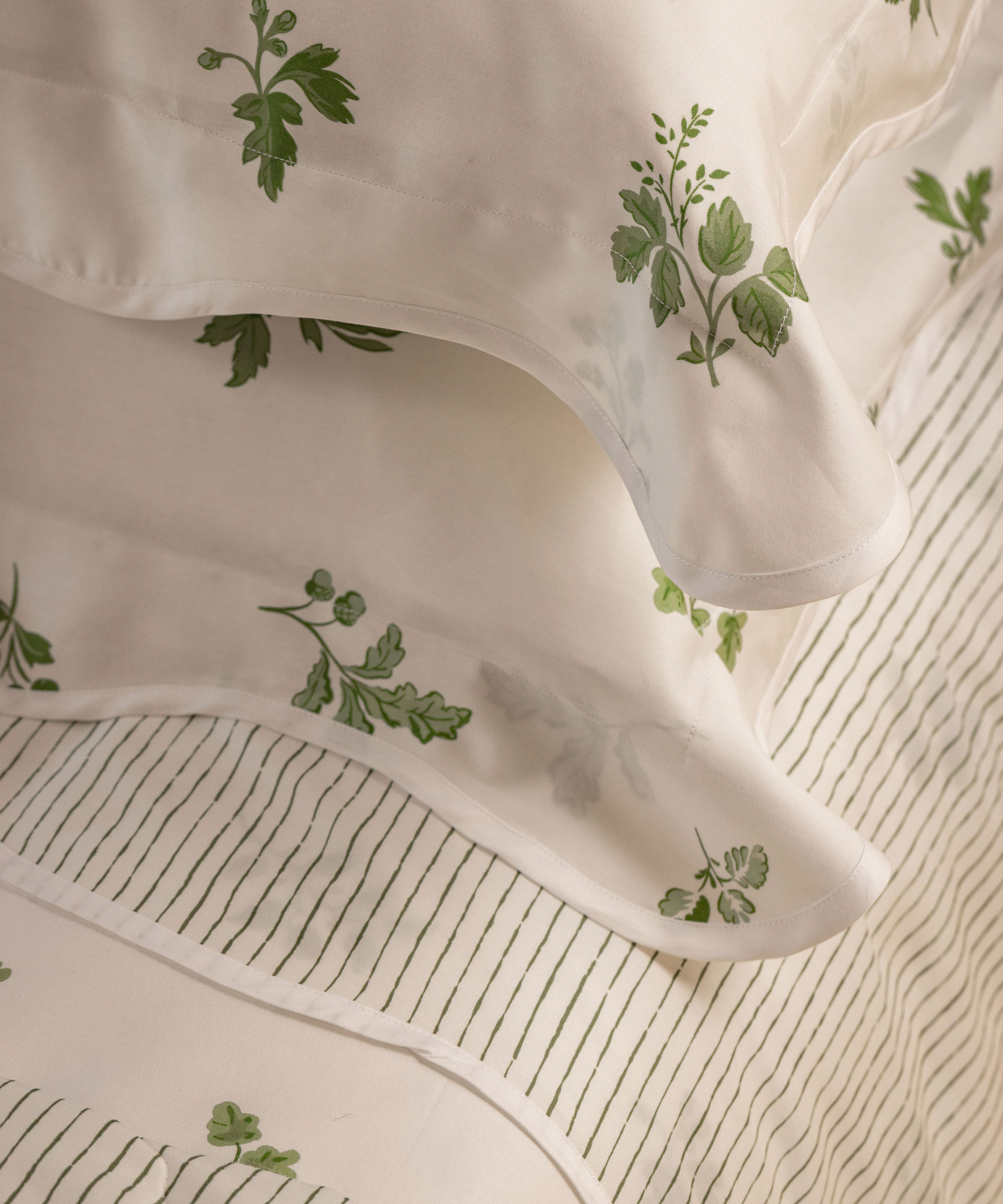 Polino Scalloped Top Sheet