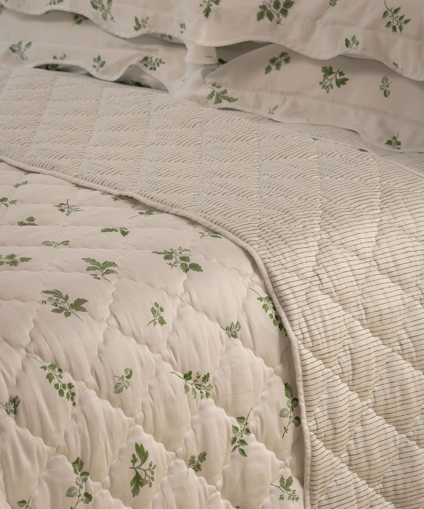 Polino Quilted Bedspread, Reverse Stripe Detail