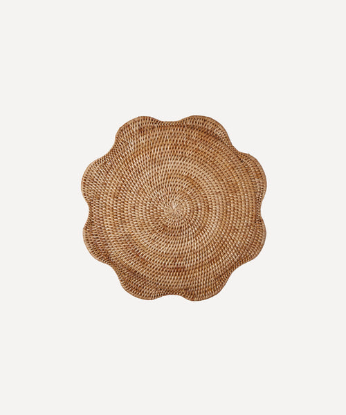 Scalloped Rattan Placemat, Natural