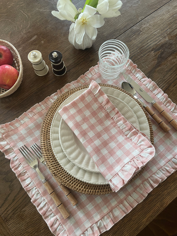 Dusty pink gingham table linens